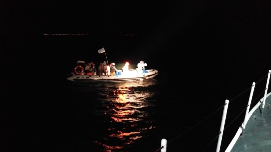 Video: rescataron a ocho náufragos en Mar Chiquita