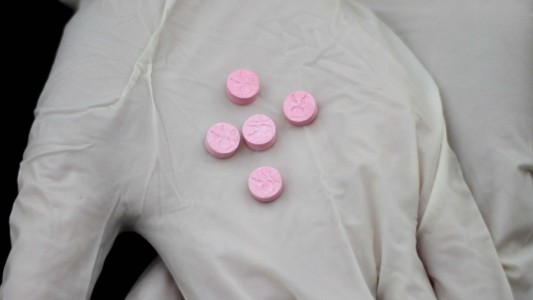 Austria: compraron ropa por Internet, pero recibieron 25 mil pastillas de éxtasis