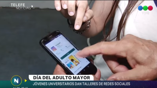 Día del adulto mayor: universitarios dan curso para adultos mayores