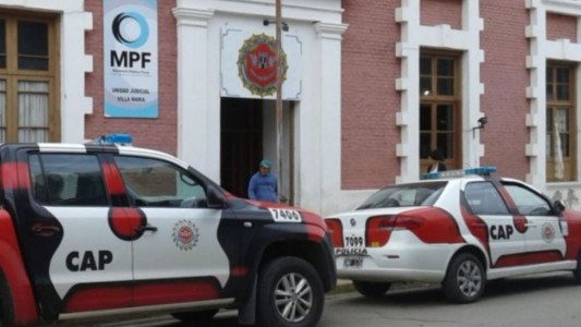 Fue a buscar a su ex  al trabajo y la mató a puñaladas