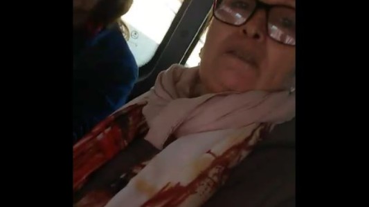 VIDEO: el desopilante momento en que cuatro señoras intentan sacarse una selfie