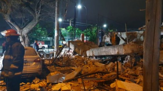 VIDEO: fuerte explosión en Barrio Parque Capital, importantes daños y tres heridos