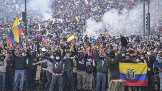 Festejos en las calles de Ecuador: derogaron el decreto que encareció el precio de los combustibles