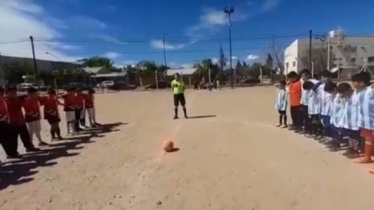 Video: pánico por disparos junto a una cancha en la que jugaban niños