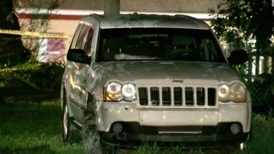 Se olvidaron a una beba en una camioneta y murió