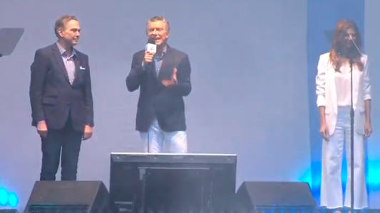 Macri, ante una multitud en el Obelisco: "Tenemos que dar vuelta la elección"