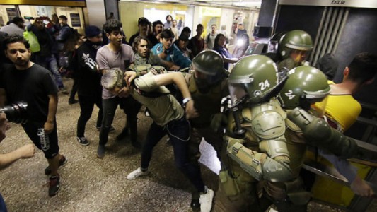 Chile: Piñera anunció la suspensión de la suba de la tarifa del subte