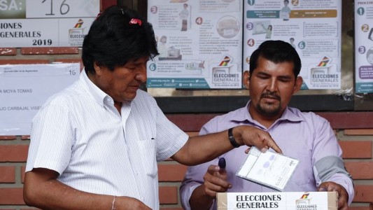 Ganó Evo Morales pero no pudo evitar la segunda vuelta