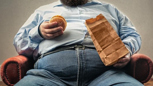 Aumentaron el sobrepeso y la obesidad y disminuyó el consumo de tabaco, según el Indec