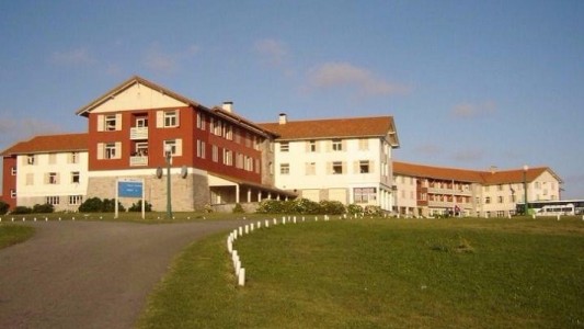 Crean un centro de formación de gendarmes en el complejo de hoteles de Chapadmalal