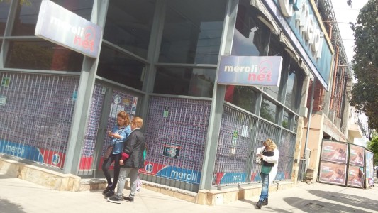 Tras 61 años, cerró la cadena Meroli y despidió a todos sus empleados