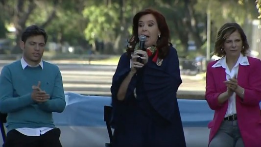 Cristina Kirchner y Axel Kicillof cerraron la campaña bonaerense en La Plata