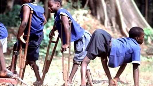 Día Mundial de Lucha contra la Poliomielitis: erradicada de América, aún afecta a niños en Asia