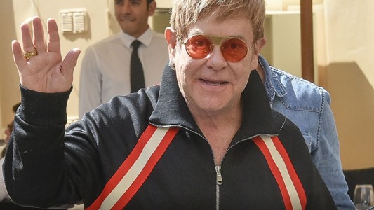Elton John canceló su concierto en Indianápolis: “estoy extremadamente enfermo”
