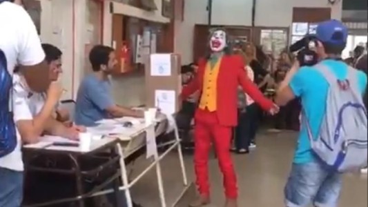 Elecciones 2019: el Guasón votó en Lanús