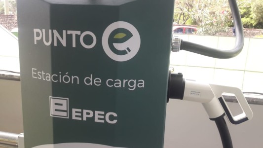 Epec inauguró una estación de carga para autos eléctricos