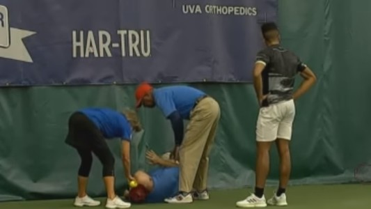 Descalificaron a un tenista por pegarle al juez de línea