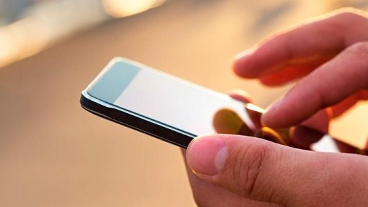 Llevó el celular a reparar y terminó preso: tenía fotos de abuso sexual a una menor