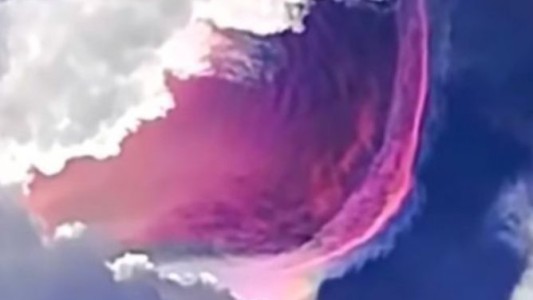 VIDEO: un extraño fenómeno en el cielo generó temor y predicciones sobre "el fin del mundo"