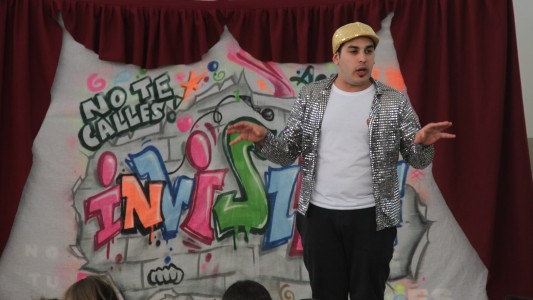 ¿Alguna vez no te sentís invisible?: teatro que muestra los temas sociales de la adolescencia