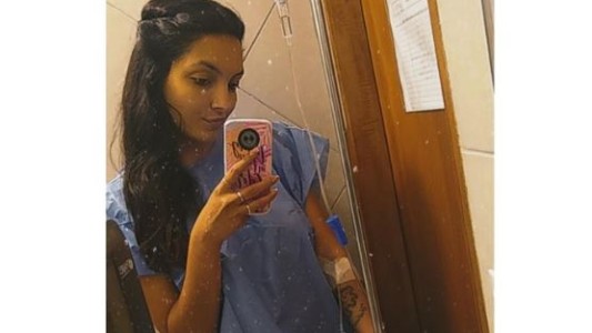 Joven cordobesa busca trabajo para pagar deudas que contrajo para su tratamiento oncológico