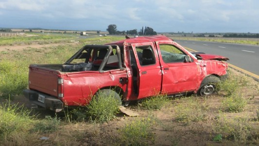 El conductor de una camioneta, herido al volcar en Estación General Paz