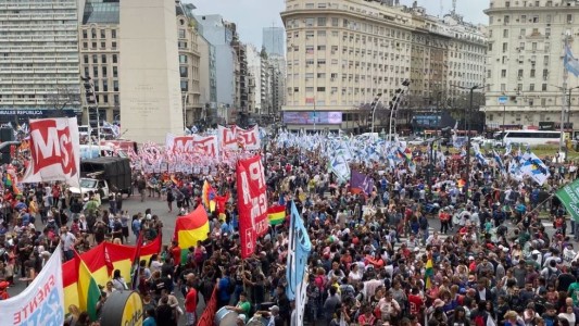 Una multitud marchó en Argentina en apoyo a Evo Morales