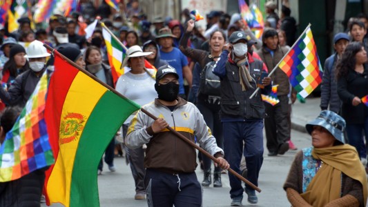 La Paz paralizada por las calles bloqueadas y el temor a saqueos