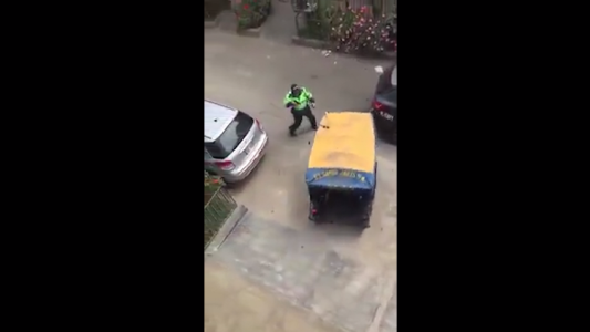 VIDEO: delincuente burla a policías y deja en ridículo a los uniformados