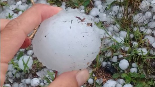 FOTOS: impresionante caída de granizo en el Camino de las Altas Cumbres