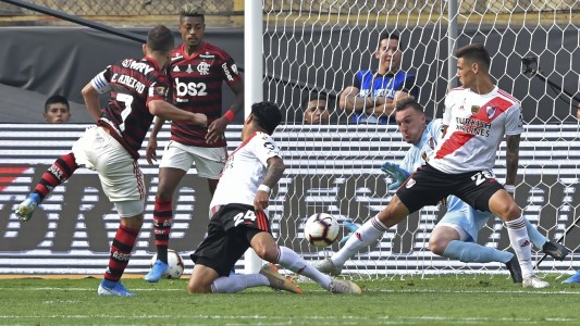 Con dos goles en los últimos tres minutos, Flamengo lo dio vuelta y se consagró campeón
