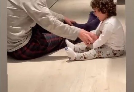 El tierno y divertido video de Messi y Ciro jugando al "Botellita Challenge"