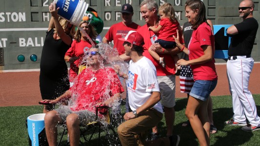 Murió Peter Frates, impulsor de "Ice Bucket Challenge" como campaña de lucha contra ELA