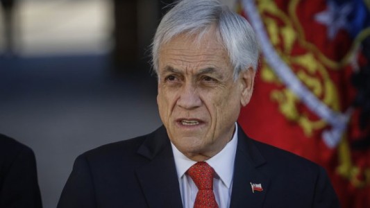 Traspaso presidencial: Sebastián Piñera canceló su visita por la desaparición del avión militar chileno