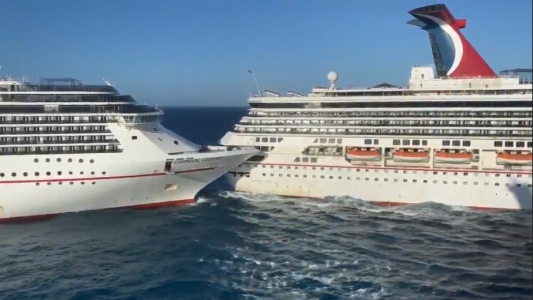 VIDEO: el momento del choque entre dos cruceros en México