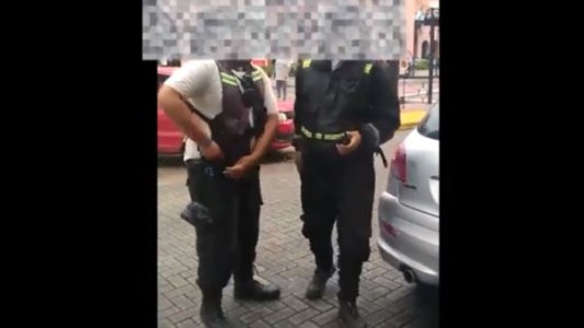 Investigan amenaza de un inspector de tránsito a un automovilista: "Te clavo un puntazo"