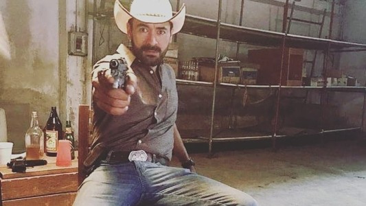 Dolor por la muerte del actor Sebastián Ferrat, quien contrajo una infección tras comer carne en mal estado