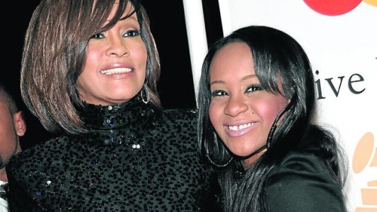 Murió el ex novio de la hija de Whitney Houston por sobredosis