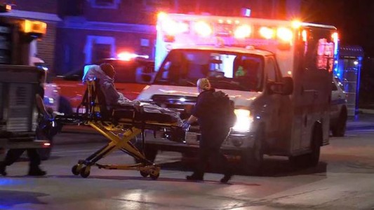 Mujer saltó de un piso 11 con su hijo de 1 año: ella sobrevivió, el bebé no