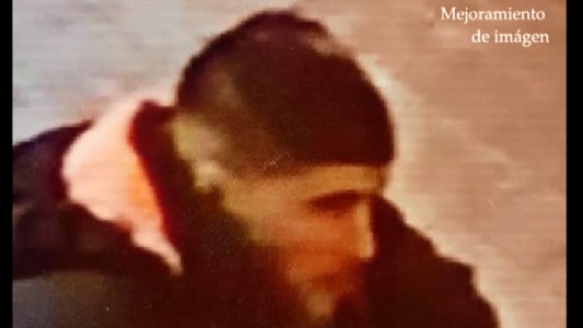 Difunden las imágenes del brutal ataque a la médica rosarina para identificar al agresor