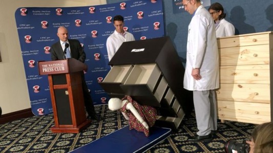 Ikea indemniza con US$ 46 millones a los padres de un nene que murió aplastado por una cómoda