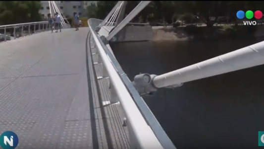 Pintarán el puente peatonal de Carlos Paz con pintura atérmica