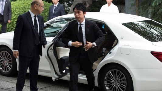 Japón: un ministro se toma licencia por paternidad en un hecho inédito para el País