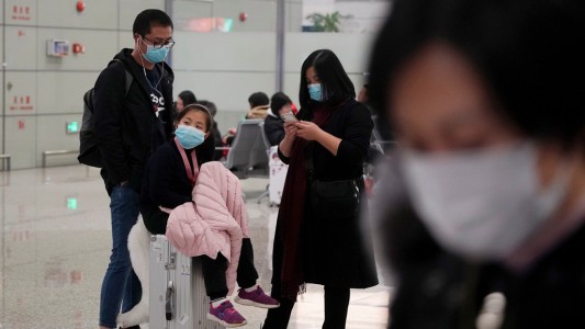 China: ascienden a 80 los muertos por coronavirus y confirman que es contagioso antes de mostrar síntomas