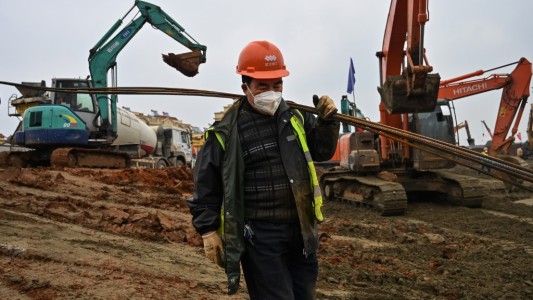 Quedan 7 días para que China termine el hospital récord contra el coronavirus