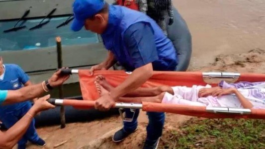 Rescatan a una familia que sobrevivió 34 días en la selva comiendo frutos silvestres