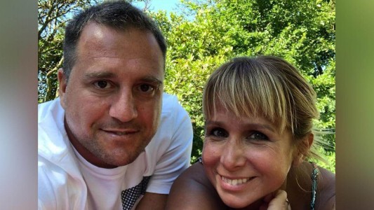 Sebastián Cobelli se tuvo que poner una tanga en la playa para cumplir un "castigo" de Fernanda Vives