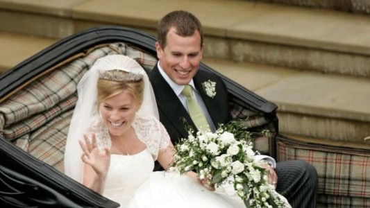 Otro golpe para la corona británica: nieto de la reina Isabel se separó