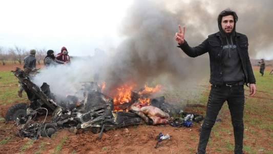 VIDEO: así atacaron y derribaron un helicóptero de Siria