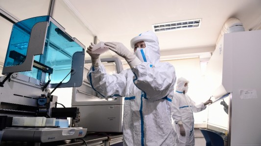 Coronavirus: comenzarán a probar las primeras vacunas en "cuatro o cinco meses"